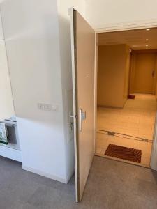 Ouverture d’une porte bloquée avec serrure Vachette 5000 A2P* à Marseille 8e